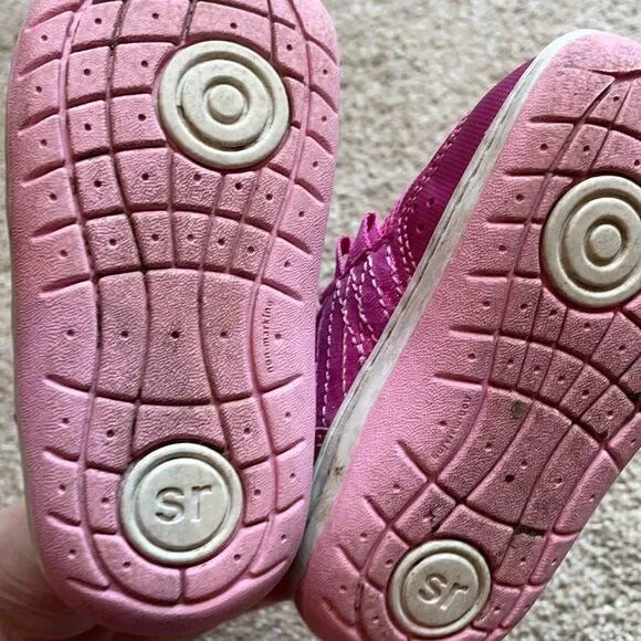 𝅺STRIDE rite size 5 girls shoes as is! - Picture 3 of 4